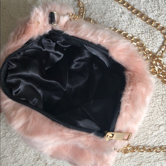 Pink Fur chain crossbody purse - Picture 2 of 2